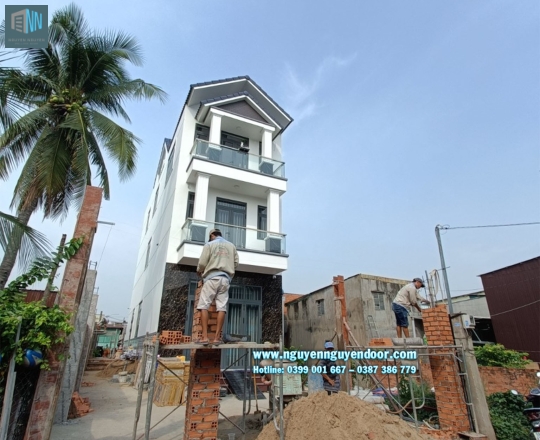 CÔNG TRÌNH CỬA CUỐN CÔNG NGHỆ ĐỨC NHÀ CHỊ THƯƠNG QUỐC LỘ 13
