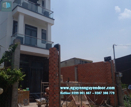 CÔNG TRÌNH CỬA CUỐN CÔNG NGHỆ ĐỨC NHÀ CHỊ THƯƠNG QUỐC LỘ 13