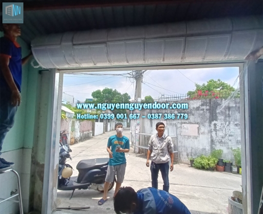 CỬA CUỐN TẤM LIỀN ĐẨY TAY CÔNG NGHỆ ÚC TẠI LINH TÂY, THỦ ĐỨC