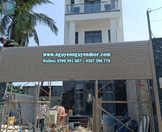 CÔNG TRÌNH CỬA CUỐN CÔNG NGHỆ ĐỨC NHÀ CHỊ THƯƠNG QUỐC LỘ 13