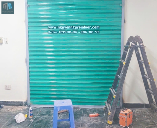 CỬA CUỐN KÉO TAY CÔNG NGHỆ ĐOÀI LOAN TẠI BÌNH CHIỂU THỦ ĐỨC