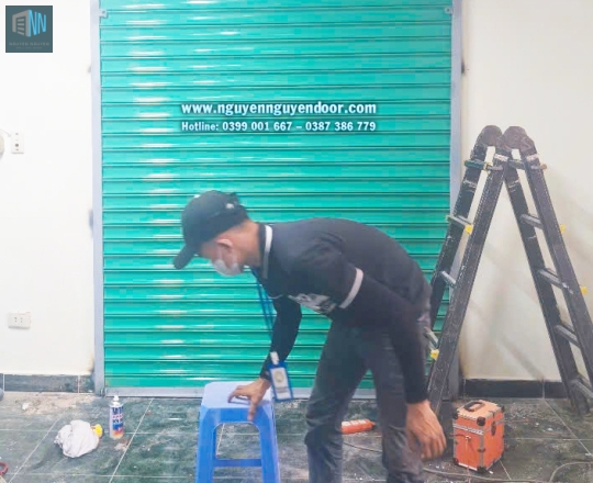 CỬA CUỐN KÉO TAY CÔNG NGHỆ ĐOÀI LOAN TẠI BÌNH CHIỂU THỦ ĐỨC