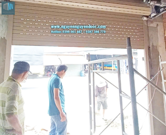 CỬA CUỐN KHE THOÁNG CÔNG NGHỆ ĐỨC TẠI ĐƯỜNG Ụ GHE 