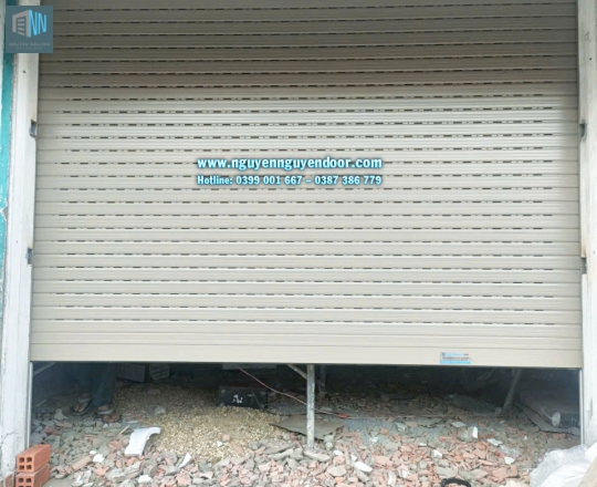 CỬA CUỐN KHE THOÁNG CÔNG NGHỆ ĐỨC TẠI ĐƯỜNG Ụ GHE 