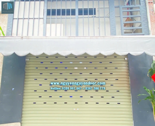 NHÀ CAO CỬA RỘNG AN NHIÊN - LẮP THÊM CỬA CUỐN NHẸ TÊNH MỖI NGÀY