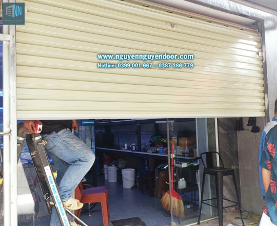 NHÀ CAO CỬA RỘNG AN NHIÊN - LẮP THÊM CỬA CUỐN NHẸ TÊNH MỖI NGÀY
