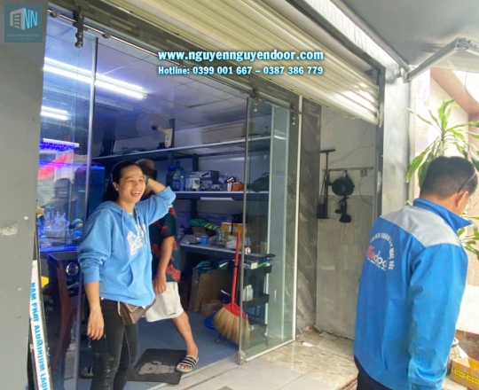 NHÀ CAO CỬA RỘNG AN NHIÊN - LẮP THÊM CỬA CUỐN NHẸ TÊNH MỖI NGÀY