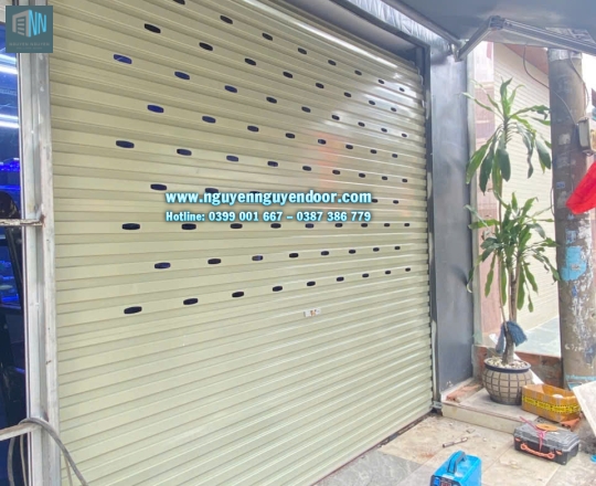 NHÀ CAO CỬA RỘNG AN NHIÊN - LẮP THÊM CỬA CUỐN NHẸ TÊNH MỖI NGÀY