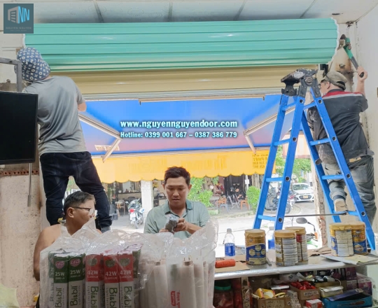 CỬA CUỐN TẤM LIỀN CÔNG NGHỆ ÚC TẠI LINH TRUNG THỦ ĐỨC