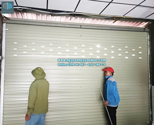 CỬA CUỐN TẤM LIỀN CÔNG NGHỆ ÚC TẠI ĐƯỜNG SỐ 17 LINH XUÂN THỦ ĐỨC